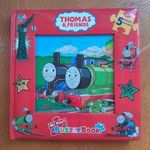 Thomas, a gőzmozdony PUZZLE - angol nyelvű mesekönyv, 5 db puzzleval / mese, mesekönyv fotó