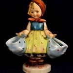 LÁNY PETTYES KÉT ZSÁKKAL ... HUMMEL - GOEBEL GYŰJTŐI PORCELÁN FIGURA X fotó