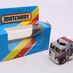 Matchbox MB-45 Kenworth Cabover - Szürke/Lila fotó