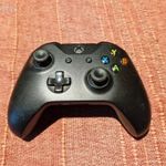 XBOX One kontroller fotó