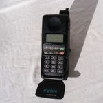 Retro Motorola e plus mobiltelefon 1994 fotó