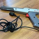 Nintendo NES Zapper kontroller fotó