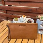 Eredeti Michael Kors Jet Set Travel Clutch bag, kézi táska, irattartó, saffiano bőr fotó