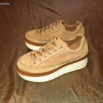 Nagyon szuper UGG női platform sneaker / bőrcipő patika állapotban - 40 - 3db nincs posta ! fotó