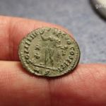 Constantinus II. follis 20 mm - szép, patinás- sugárkoronás császár glóbusszal a kézben fotó