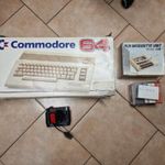 Dobozos Commodore C64 C eladó magnóval kazettákkal fotó