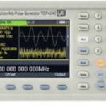 Aim TTi TGF4242 Hálózatról működő függvénygenerátor 1 ?Hz - 240 MHz 2 csatornás Tetszőleges, Háro... fotó