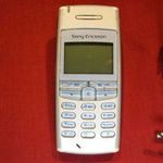 Retro Sony Ericsson T100 mobiltelefon 2002 fotó