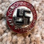 WWII német NSDAP pártjelvény kitűző fotó