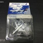 MALÉV Boeing 737-800 1: 600 ÚJ! Bontattlan fotó