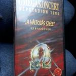 KFT MACSKA AZ ÚTON BORNAI LAÁR + OMEGA SPACE CD+VHS KÓBOR BENKŐ NÉPSTADION SZÁRAZBLOKK fotó