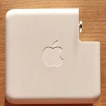 Apple 87W USB-C hálózati adapter A1719 (eredeti Apple termék) - Hibás fotó