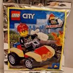 LEGO City 952009 Clemmons Fireman with Fire Quad fotó