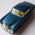 Eredeti (1963) Dinky Toys #533 Mercedes Benz 300 SE 1: 43 fém modell fotó