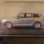 AUDI Q7 SPARK 1: 43 Gyűjtői példány eredeti gyári fóliázással fotó