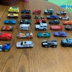 106 darabos játékautó gyűjtemény. (Hot Wheels, Matchbox, stb.) fotó