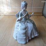 Royal Dux Bohemia porcelán rokokó hölgy figura szobor - HIBÁS fotó