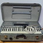 Retró, régi Harmona harmonium billentyűs hangszer fotó