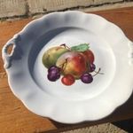 Régi gyümölcsmintás gyümölcs mintás porcelán áttört fülű tányér fotó