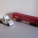 MAJORETTE 2 DB KAMION VOLVO KENWORTH KISAUTÓ fotó