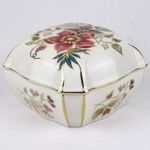 1U346 Nagyméretű vajszínű, aranyozott, virágmintás Zsolnay porcelán bonbonier 10.5 cm fotó