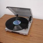 Universum F1035 auto return turntable hifi sztereó Bakelit lemezjátszó Riaa korrektorral fotó