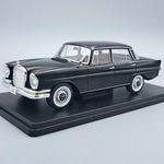 Mercedes-Benz 220 1: 24 WhiteBox fotó