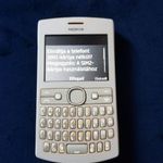 jól működő Nokia Asha 205 mobil telefon fotó