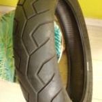 Robogó első gumiabroncs, Pirelli, 120/70/R15, 4-5 mm profilmélységű, hibátlan állapotú fotó