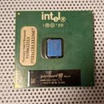 Intel Pentium III Coppermine 1000/256/133 (SL4C8) Socket 370 CPU fotó