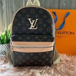 Louis Vuitton hátitáska új fotó