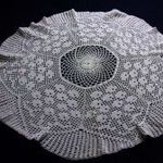 KÉZZEL HORGOLT KEREK CSIPKETERÍTŐ, TERÍTŐ, ASZTALKÖZÉP 70 cm fotó