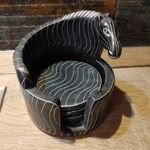 Zebra kerámia poháralátétek és tartója fotó