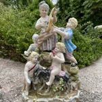 NAGY MÉRETŰ, GYÖNYÖRŰ, FIGURÁLIS SZOBORCSOPORT fotó