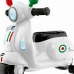 Chicco Vespa Primavera Italia robogó 12-36 hó lábbal hajtós fehér fotó