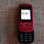 Nokia retró flippes mobiltelefon 2220s fotó