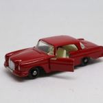 Matchbox [RW#53] Mercedes-Benz 220 SE [bordó] fotó