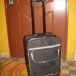 Gurulós bőrönd, 55x34x18 repülőre is 2, 6 kg 2 görgő, vászon, hibátlan könnyű, miniár! fotó