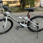 Eladó Montana típusú 24"-os MTB fehér kerékpár, Shimano 18 sebességes váltóval fotó