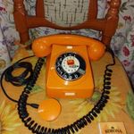 retro régi narancssárga MECHANIKAI MŰVEK CB76MM tárcsás telefon fotó