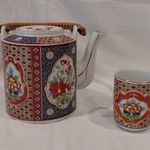 Keleti porcelán tea kiöntő pohárral fotó