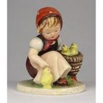 1P791 Antik TMK 1 csibét etető kislány Hummel porcelán figura fotó