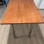 70x120 cm fa asztal fém lábakkal fotó