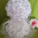 ESKÜVŐ MCS03 - 18x22cm-es Menyasszonyi csokor + 21x23cm-es gyűrűpárna hófehér szatén rózsákból fotó