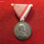 KÁROLY VITÉZSÉGI ÉREM I.osztály 1917-18 EZÜSTÖZÖTT BRONZ nsz+, pótolt szalag !! fotó