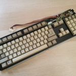Commodore Amiga 500 billentyűzet, UK, piros led : ) fotó