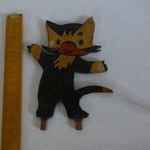 SICC FIGURA régi FÁBÓL FARAGOTT-KIVÁGOTT kézzel kifestett tartozék lehetett v. rátét valamire fotó