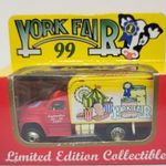 Matchbox Ford F800 Delivery Van "York Fair 99' Limitied Edition dobozában fotó