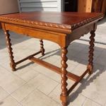 Eladó egy KOLONIÁL bővíthető dohányzó asztal. Bútor szép állapotú. Asztal Méretek: 59 cm x 90 cm fotó