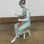 -AT378- Régi Hollóházi Porcelán Figura Szobor Paprika Fűző Nő fotó